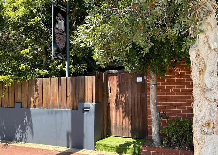 Shiralee Hostel -Note - Valid Passport Required To Check In